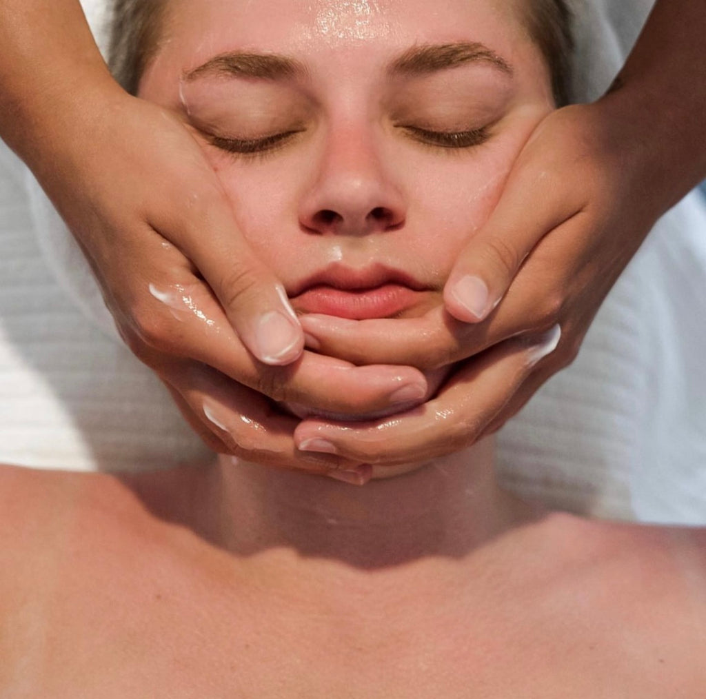 Revitalise 90min Massage & Facial